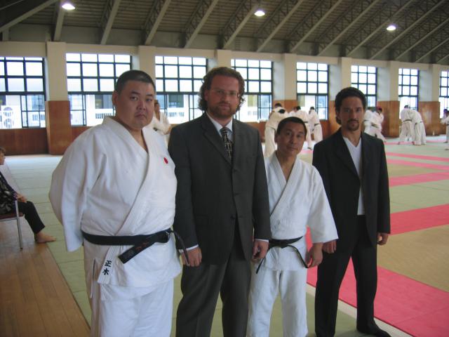 Avec Olympique et du monde de judo champions Masaki et Hosokawa (Tenri, Japon).