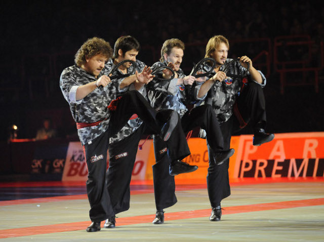 2009, le Palais Omnisport de Paris Bercy accueillera pour la 24e année consécutive le Festival des Arts Martiaux (Stenka)